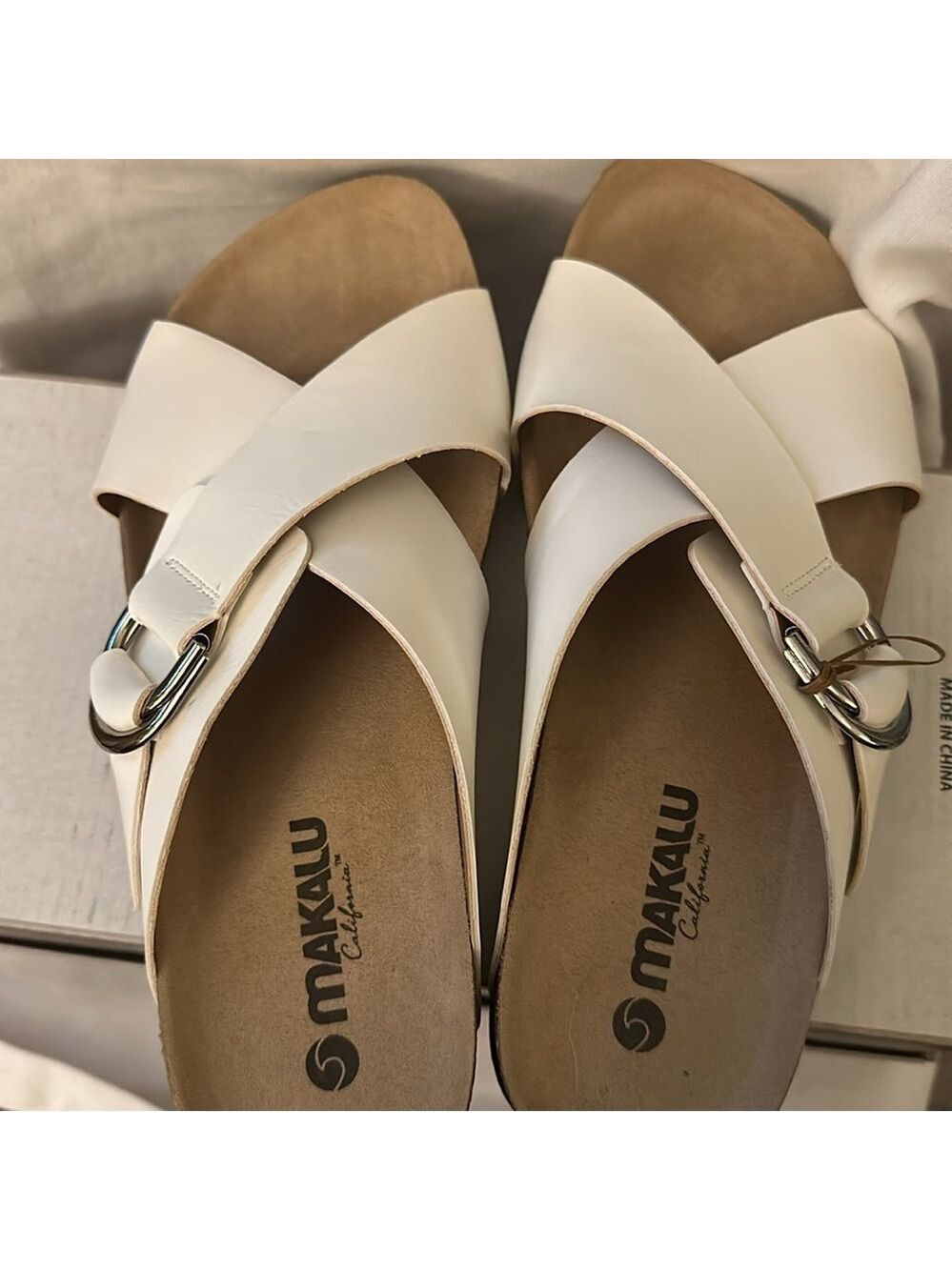 Makalu Bali White California Sandals Size 7.5 New in the Box